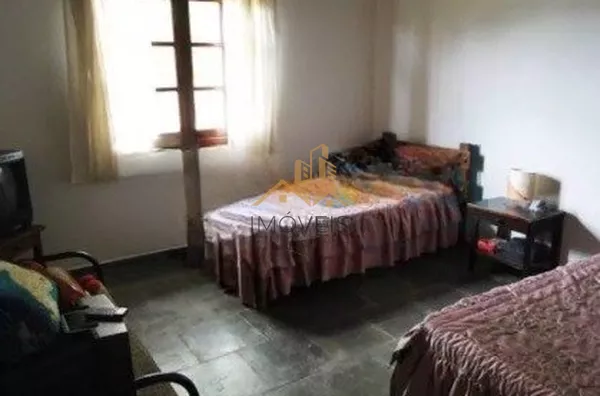 Linda casa em condomínio fechado na cidade de Vinhedo, 698 m² área construída, 1450,00 m² de terreno, 5 dormitórios sendo 2 suítes, living 4 ambientes, 4 banheiros, 6 vagas de garagem cobertas, piscina, local com muito verde e tranquilidade. Venha morar - Foto 6