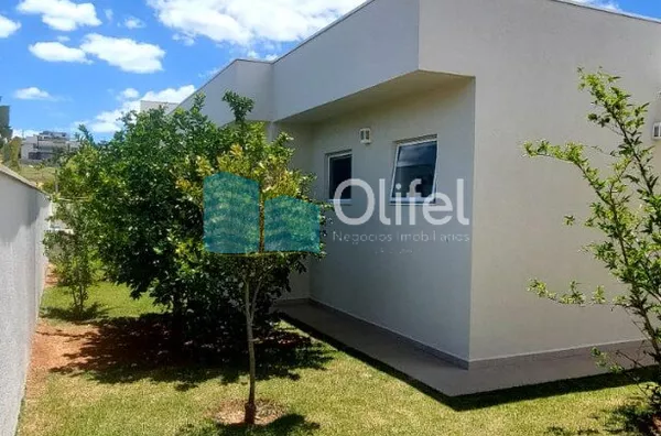 Excelente casa  em condomínio de alto padrão na cidade de Vinhedo.Sendo três suítes, escritório , lavabo, sala dois ambientes, cozinha integrada com sala de jantar, espaço gourmet, ar condicionado,  armários em todos os ambientes , piscina a - Foto 36