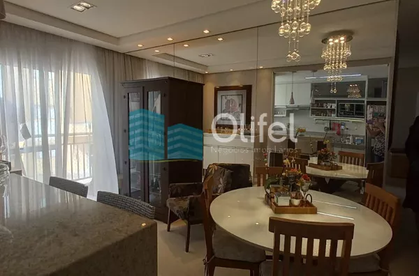 Lindo apartamento á venda na cidade de Vinhedo. Apartamento de 52 m² .condomínio com elevador e 1 vaga de carro. 01 Sala com espelhos na parede,01 cozinha com armário embutido, bancada de mármore e banqueta almofadada. 02 dormitórios com guarda-roupa plan - Foto 2