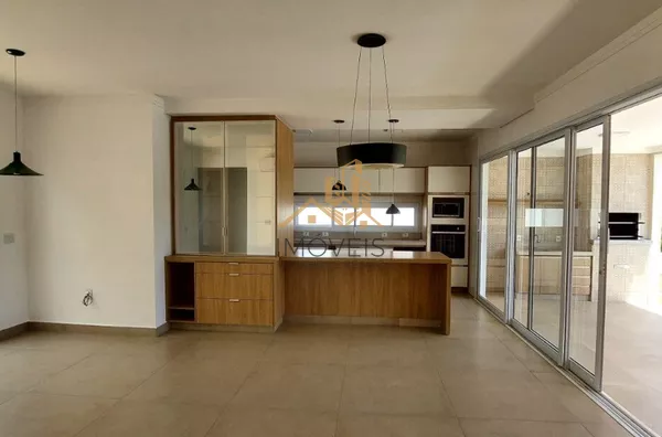 Excelente casa  em condomínio de alto padrão na cidade de Vinhedo.Sendo três suítes, escritório , lavabo, sala dois ambientes, cozinha integrada com sala de jantar, espaço gourmet, ar condicionado,  armários em todos os ambientes , piscina a - Foto 12