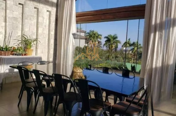 Casa à venda com 5 suítes em  condomínio de alto padrão na cidade de Louveira.  Lindo sobrado moderno e com fino acabamento, são 760m² de construção em um terreno de 1.890m², o andar superior oferece 3 suítes sendo a master com closet e banheira com hidro - Foto 11