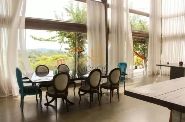 Casa à venda com 5 suítes em  condomínio de alto padrão na cidade de Louveira.  Lindo sobrado moderno e com fino acabamento, são 760m² de construção em um terreno de 1.890m², o andar superior oferece 3 suítes sendo a master com closet e banheira com hidro - Foto 12