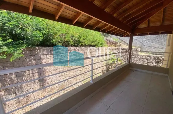 Lindo sobrado em condomínio fechado na cidade de Louveira, com excelente localização, proporcionando contato com a natureza, excelente qualidade de vida, além de estar próximo ao centro e principais vias de acesso. Conta com 3 suítes, varanda,  lavabo, ba - Foto 28