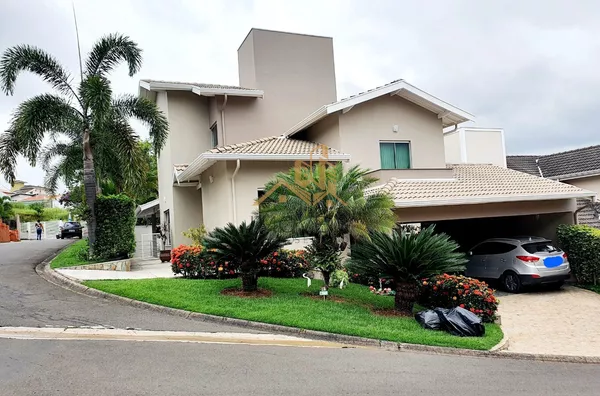 Casa moderna, com muito espaço, sala de estar, de tv, de jantar, escritório, 3 dormitórios com armários, sendo 1 suíte máster com sacada, lavabo, banheiro social, cozinha e lavanderia com armários, despensa, dormitório e banheiro de empregada, 4 vagas de - Foto 3