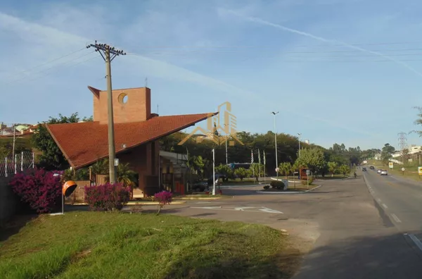 Terreno com leve aclive, ideal para projetos modernos que aproveitam ao máximo o potencial arquitetônico. Ótima localização próximo a mercados, farmácias, padarias, escolas públicas e particulares. Detalhes do condomínio: * Segurança e portaria 24horas. * - Foto 5