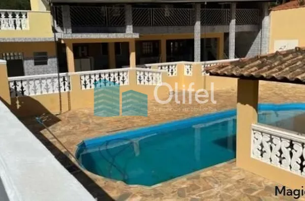 Excelente chácara  a 4 km do centro da cidade de Louveira com 03 dormitórios sendo 01 suíte, sala jantar, sala de estar, 08 vagas de garagem sendo 04 coberta, canil, campo de futsal gramado, piscina, churrasqueira, fogão e forno à lenha, lago, com uma áre - Foto 2