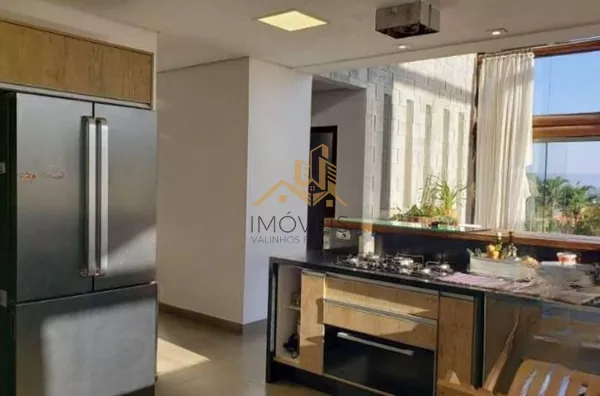 Casa à venda com 5 suítes em  condomínio de alto padrão na cidade de Louveira.  Lindo sobrado moderno e com fino acabamento, são 760m² de construção em um terreno de 1.890m², o andar superior oferece 3 suítes sendo a master com closet e banheira com hidro - Foto 7