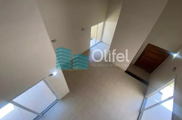 Lindo sobrado em condomínio fechado na cidade de Louveira, com excelente localização, proporcionando contato com a natureza, excelente qualidade de vida, além de estar próximo ao centro e principais vias de acesso. Conta com 3 suítes, varanda,  lavabo, ba - Foto 12