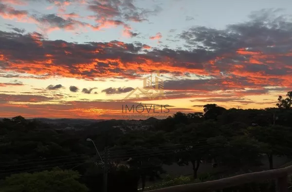 Casa à venda com 5 suítes em  condomínio de alto padrão na cidade de Louveira.  Lindo sobrado moderno e com fino acabamento, são 760m² de construção em um terreno de 1.890m², o andar superior oferece 3 suítes sendo a master com closet e banheira com hidro - Foto 23