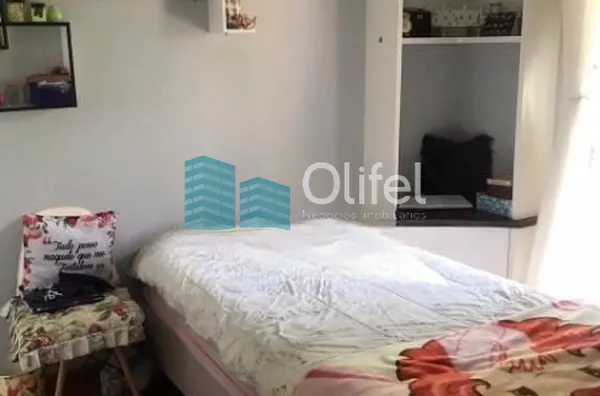 Linda casa em condomínio fechado de alto padrão na cidade de Vinhedo com 4 suítes, sendo no piso térreo uma suíte master com closet e hidromassagem e ar condicionado, sala ampla com lareira , escritório, lavabo, ampla cozinha planejada com copa, despensa, - Foto 22