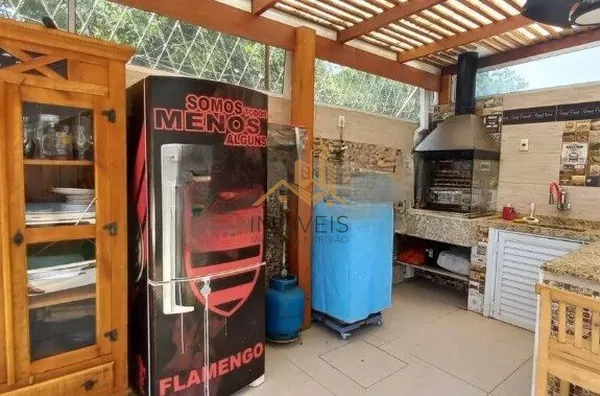Excelente sobrado em condomínio fechado na cidade de Louveira. Ótimo acabamento, espaços amplos e confortáveis, ampla área gourmet com piscina.  Imóvel apto para financiamento.   Agende sua Visita - Foto 26