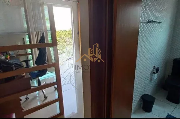 Excelente sobrado em condomínio fechado na cidade de Louveira. Ótimo acabamento, espaços amplos e confortáveis, ampla área gourmet com piscina.  Imóvel apto para financiamento.   Agende sua Visita - Foto 25
