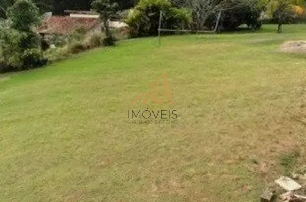 Linda casa em condomínio fechado na cidade de Vinhedo, 698 m² área construída, 1450,00 m² de terreno, 5 dormitórios sendo 2 suítes, living 4 ambientes, 4 banheiros, 6 vagas de garagem cobertas, piscina, local com muito verde e tranquilidade. Venha morar - Foto 11