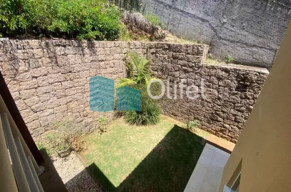 Lindo sobrado em condomínio fechado na cidade de Louveira, com excelente localização, proporcionando contato com a natureza, excelente qualidade de vida, além de estar próximo ao centro e principais vias de acesso. Conta com 3 suítes, varanda,  lavabo, ba - Foto 34