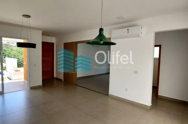 Excelente casa  em condomínio de alto padrão na cidade de Vinhedo.Sendo três suítes, escritório , lavabo, sala dois ambientes, cozinha integrada com sala de jantar, espaço gourmet, ar condicionado,  armários em todos os ambientes , piscina a - Foto 10
