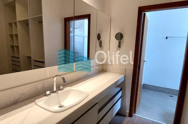 Excelente casa  em condomínio de alto padrão na cidade de Vinhedo.Sendo três suítes, escritório , lavabo, sala dois ambientes, cozinha integrada com sala de jantar, espaço gourmet, ar condicionado,  armários em todos os ambientes , piscina a - Foto 28