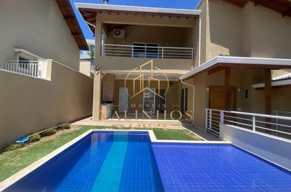 Lindo sobrado em condomínio fechado na cidade de Louveira, com excelente localização, proporcionando contato com a natureza, excelente qualidade de vida, além de estar próximo ao centro e principais vias de acesso. Conta com 3 suítes, varanda,  lavabo, ba
