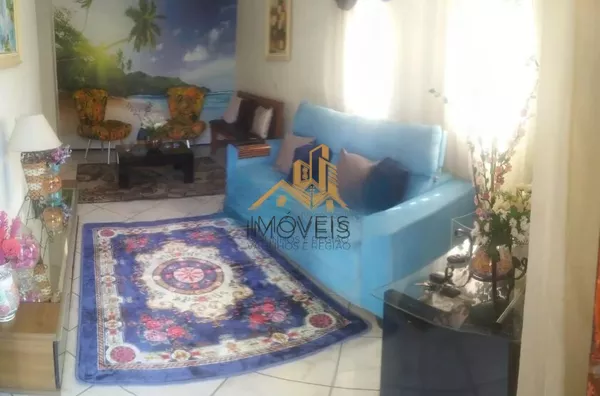 Excelente sobrado em bairro residencial próximo ao centro na cidade de Louveira, com 3 suítes com planejados, avarandada, 2 amplas salas, cozinha planejada, área gourmet com churrasqueira, quintal, 2 vagas de garagem.  Agende a sua visita.