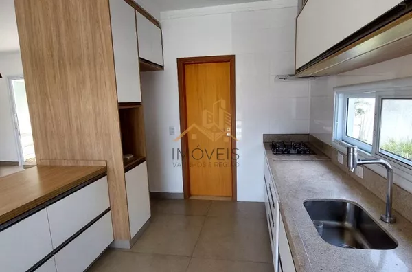 Excelente casa  em condomínio de alto padrão na cidade de Vinhedo.Sendo três suítes, escritório , lavabo, sala dois ambientes, cozinha integrada com sala de jantar, espaço gourmet, ar condicionado,  armários em todos os ambientes , piscina a - Foto 14