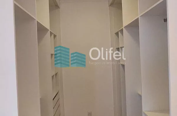 Excelente casa  em condomínio de alto padrão na cidade de Vinhedo.Sendo três suítes, escritório , lavabo, sala dois ambientes, cozinha integrada com sala de jantar, espaço gourmet, ar condicionado,  armários em todos os ambientes , piscina a - Foto 17