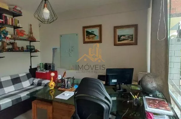 Excelente sobrado em condomínio fechado na cidade de Louveira. Ótimo acabamento, espaços amplos e confortáveis, ampla área gourmet com piscina.  Imóvel apto para financiamento.   Agende sua Visita - Foto 9