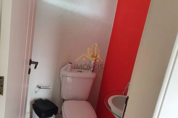 Casa moderna, com muito espaço, sala de estar, de tv, de jantar, escritório, 3 dormitórios com armários, sendo 1 suíte máster com sacada, lavabo, banheiro social, cozinha e lavanderia com armários, despensa, dormitório e banheiro de empregada, 4 vagas de - Foto 15