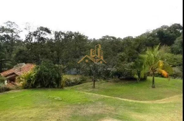 Linda casa em condomínio fechado na cidade de Vinhedo, 698 m² área construída, 1450,00 m² de terreno, 5 dormitórios sendo 2 suítes, living 4 ambientes, 4 banheiros, 6 vagas de garagem cobertas, piscina, local com muito verde e tranquilidade. Venha morar - Foto 13