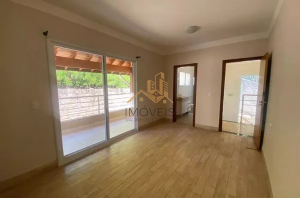 Lindo sobrado em condomínio fechado na cidade de Louveira, com excelente localização, proporcionando contato com a natureza, excelente qualidade de vida, além de estar próximo ao centro e principais vias de acesso. Conta com 3 suítes, varanda, lavabo, ba - Foto 21