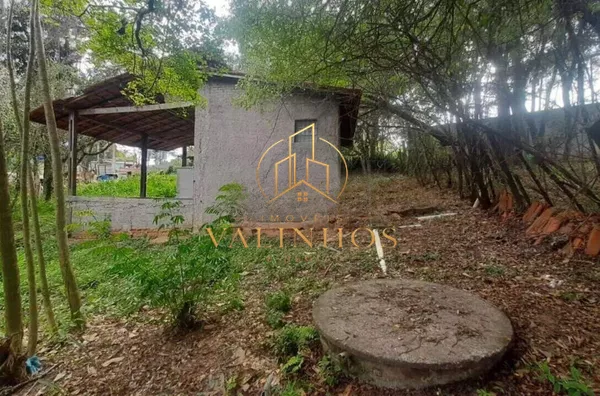 Terreno com leve declive, 2.072m², em bairro residencial na cidade de Louveira. Excelente localização.   Agende sua visita