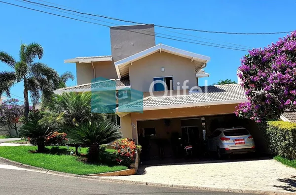 Casa moderna, com muito espaço, sala de estar, de tv, de jantar, escritório, 3 dormitórios com armários, sendo 1 suíte máster com sacada, lavabo, banheiro social, cozinha e lavanderia com armários, despensa, dormitório e banheiro de empregada, 4 vagas de - Foto 5