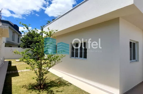 Excelente casa  em condomínio de alto padrão na cidade de Vinhedo.Sendo três suítes, escritório , lavabo, sala dois ambientes, cozinha integrada com sala de jantar, espaço gourmet, ar condicionado,  armários em todos os ambientes , piscina a - Foto 32