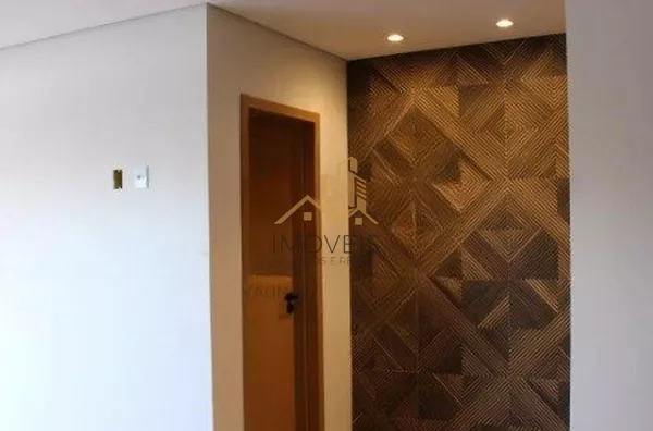 Excelente casa térrea em condomínio fechado na cidade de Louveira com 3 dormitórios, sendo 1 suíte, sala ampla para 2 ambientes, pé direito duplo, lavabo, banheiro social, conceito integrado, área gourmet e quintal.  Agende a sua visita - Foto 7