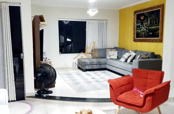 Casa moderna, com muito espaço, sala de estar, de tv, de jantar, escritório, 3 dormitórios com armários, sendo 1 suíte máster com sacada, lavabo, banheiro social, cozinha e lavanderia com armários, despensa, dormitório e banheiro de empregada, 4 vagas de - Foto 8