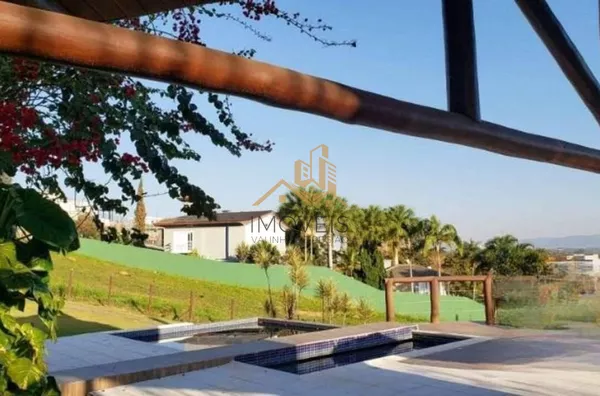 Casa à venda com 5 suítes em  condomínio de alto padrão na cidade de Louveira.  Lindo sobrado moderno e com fino acabamento, são 760m² de construção em um terreno de 1.890m², o andar superior oferece 3 suítes sendo a master com closet e banheira com hidro - Foto 22