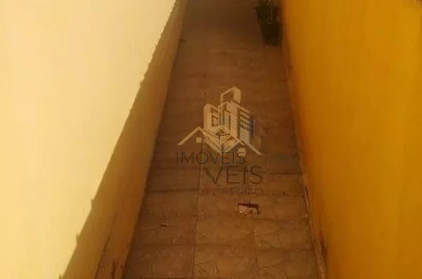 Excelente sobrado em bairro residencial próximo ao centro na cidade de Louveira, com 3 suítes com planejados, avarandada, 2 amplas salas, cozinha planejada, área gourmet com churrasqueira, quintal, 2 vagas de garagem. Agende a sua visita. - Foto 21