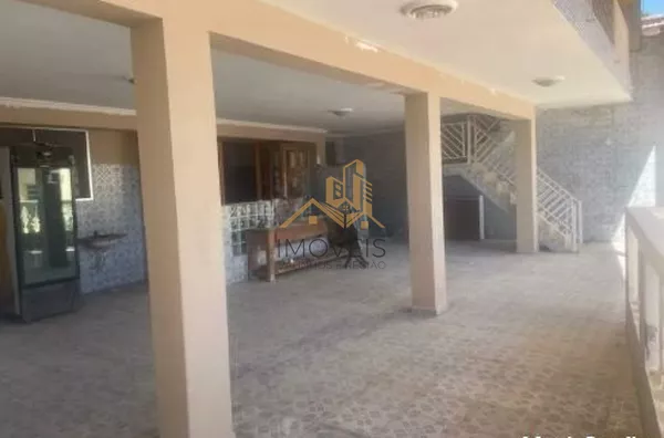 Excelente chácara  a 4 km do centro da cidade de Louveira com 03 dormitórios sendo 01 suíte, sala jantar, sala de estar, 08 vagas de garagem sendo 04 coberta, canil, campo de futsal gramado, piscina, churrasqueira, fogão e forno à lenha, lago, com uma áre - Foto 7