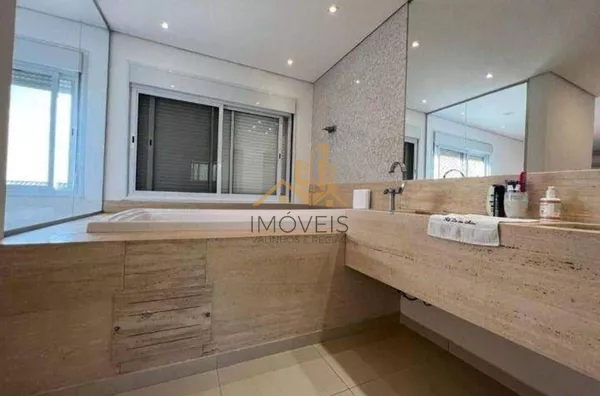 Casa à venda com 5 suítes em  condomínio de alto padrão na cidade de Louveira.  Lindo sobrado moderno e com fino acabamento, são 760m² de construção em um terreno de 1.890m², o andar superior oferece 3 suítes sendo a master com closet e banheira com hidro - Foto 17
