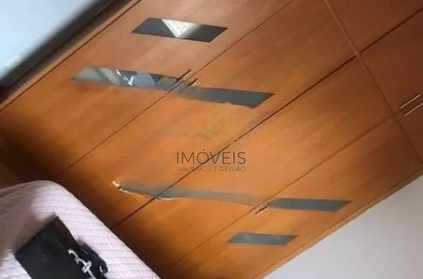 Linda casa em condomínio fechado de alto padrão na cidade de Vinhedo com 4 suítes, sendo no piso térreo uma suíte master com closet e hidromassagem e ar condicionado, sala ampla com lareira , escritório, lavabo, ampla cozinha planejada com copa, despensa, - Foto 24