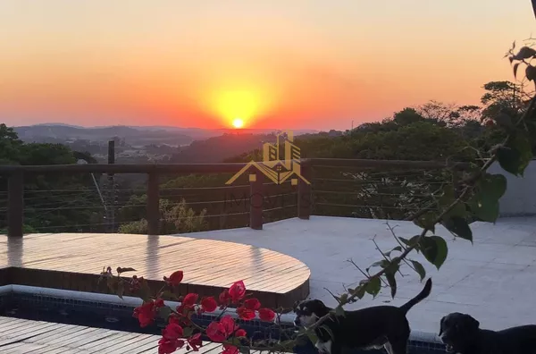 Casa à venda com 5 suítes em  condomínio de alto padrão na cidade de Louveira.  Lindo sobrado moderno e com fino acabamento, são 760m² de construção em um terreno de 1.890m², o andar superior oferece 3 suítes sendo a master com closet e banheira com hidro - Foto 20
