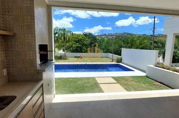 Excelente casa  em condomínio de alto padrão na cidade de Vinhedo.Sendo três suítes, escritório , lavabo, sala dois ambientes, cozinha integrada com sala de jantar, espaço gourmet, ar condicionado,  armários em todos os ambientes , piscina a - Foto 5