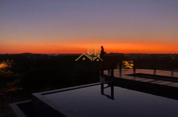 Casa à venda com 5 suítes em  condomínio de alto padrão na cidade de Louveira.  Lindo sobrado moderno e com fino acabamento, são 760m² de construção em um terreno de 1.890m², o andar superior oferece 3 suítes sendo a master com closet e banheira com hidro - Foto 33