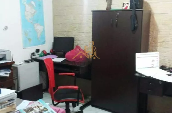 Linda casa de esquina com 3 dormitórios, sendo 1 suíte com hidromassagem, sala 2 ambientes, escritório, cozinha planejada, despensa, área gourmet, garagem para 2 carros cobertas, portão automático, bairro tranquilo. Vale a pena conferir. - Foto 10