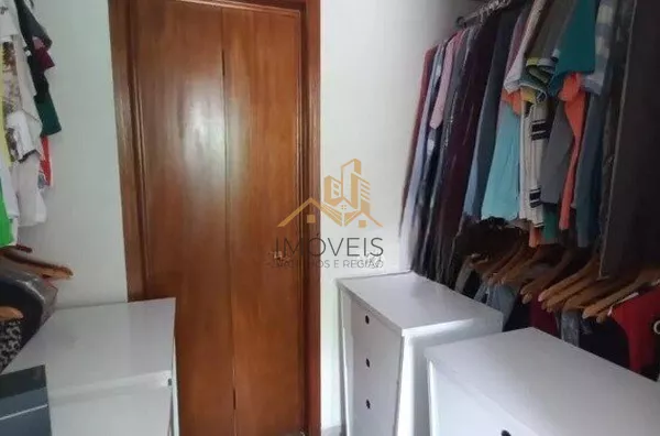 Excelente sobrado em condomínio fechado na cidade de Louveira. Ótimo acabamento, espaços amplos e confortáveis, ampla área gourmet com piscina.  Imóvel apto para financiamento.   Agende sua Visita - Foto 21