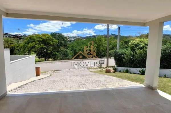Excelente casa  em condomínio de alto padrão na cidade de Vinhedo.Sendo três suítes, escritório , lavabo, sala dois ambientes, cozinha integrada com sala de jantar, espaço gourmet, ar condicionado,  armários em todos os ambientes , piscina a - Foto 7
