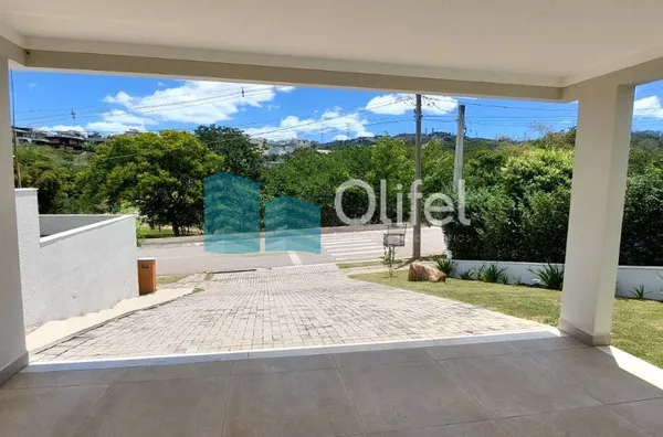 Excelente casa  em condomínio de alto padrão na cidade de Vinhedo.Sendo três suítes, escritório , lavabo, sala dois ambientes, cozinha integrada com sala de jantar, espaço gourmet, ar condicionado,  armários em todos os ambientes , piscina a - Foto 7