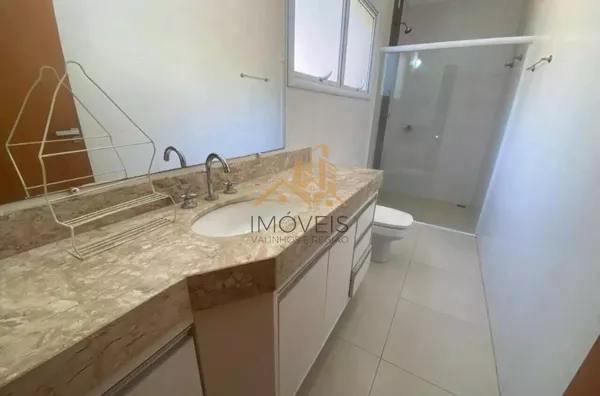 Lindo sobrado em condomínio fechado na cidade de Louveira, com excelente localização, proporcionando contato com a natureza, excelente qualidade de vida, além de estar próximo ao centro e principais vias de acesso. Conta com 3 suítes, varanda, lavabo, ba - Foto 30