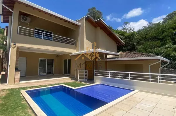 Lindo sobrado em condomínio fechado na cidade de Louveira, com excelente localização, proporcionando contato com a natureza, excelente qualidade de vida, além de estar próximo ao centro e principais vias de acesso. Conta com 3 suítes, varanda,  lavabo, ba