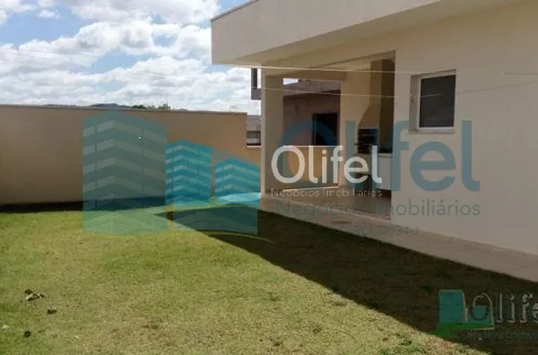 Excelente casa térrea com 3 dormitórios , sendo 1 suíte e 2 dormitórios com suíte americana (banheiro com entrada para dos 2 dormitórios, lavabo, escritório, ampla cozinha com armários, despensa, lavanderia, quintal com churrasqueira com armário e pia, ba - Foto 21