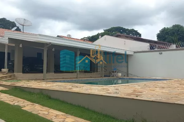 Para você que busca em apenas um lugar, qualidade de vida, conforto, espaço, excelente localização, seja para morar ou passar finais de semana com a família e amigos, apresento esta chácara localizada em um local apenas de chácaras, próximo ao centro da c - Foto 25