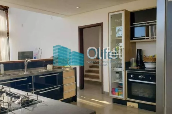 Casa à venda com 5 suítes em  condomínio de alto padrão na cidade de Louveira.  Lindo sobrado moderno e com fino acabamento, são 760m² de construção em um terreno de 1.890m², o andar superior oferece 3 suítes sendo a master com closet e banheira com hidro - Foto 5